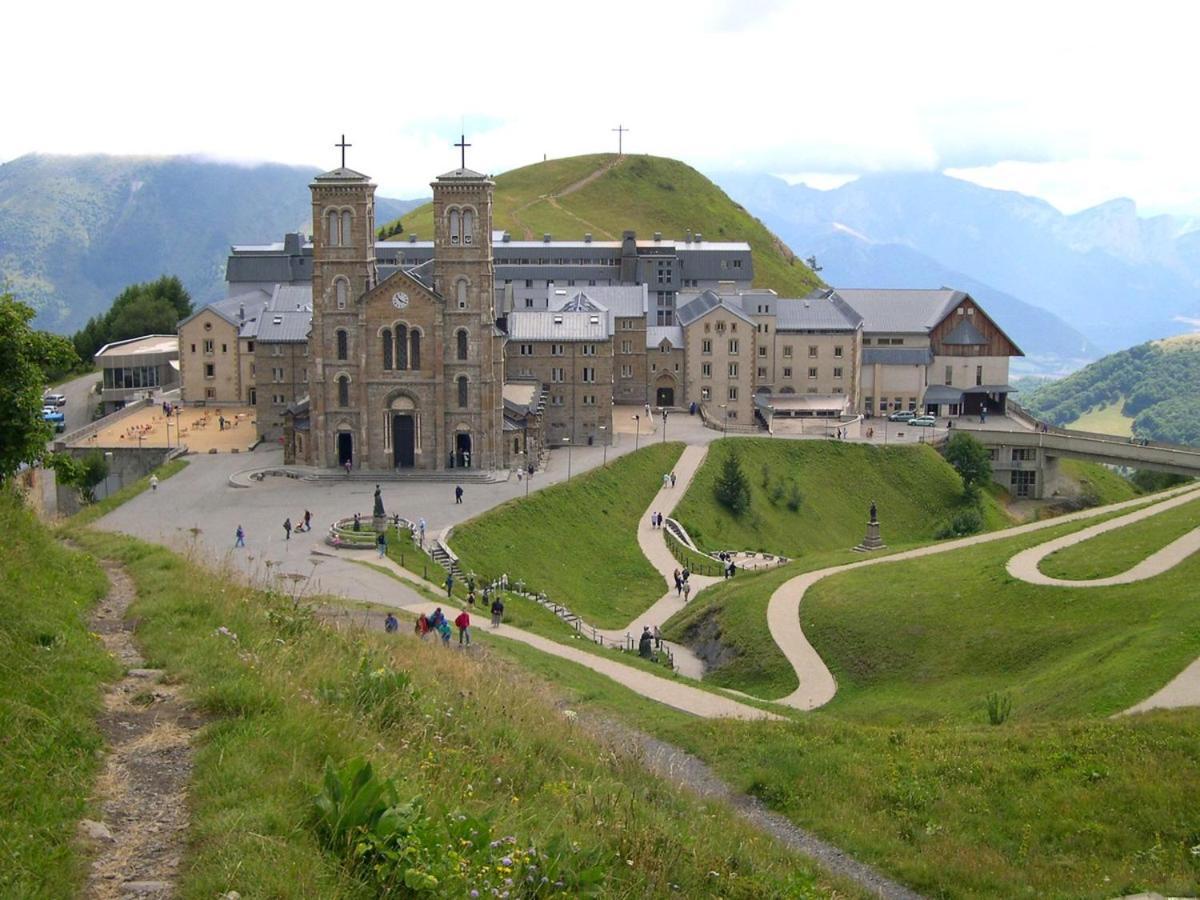 Gite Au Printemps Japonais, Petit Train De La Mure, Parc Des Ecrins Pierre-Chatel Eksteriør bilde